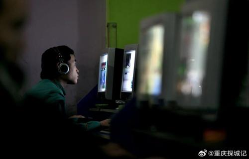 最后我们需要考虑的是闪现技能与其他技能的组合使用这个技能可以让玩家瞬间移动到指定的位置但是如何高效使